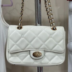 GUESS Quilted Chain Shoulder Bag – White